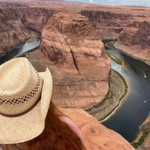 Meet your Posher, Angelia